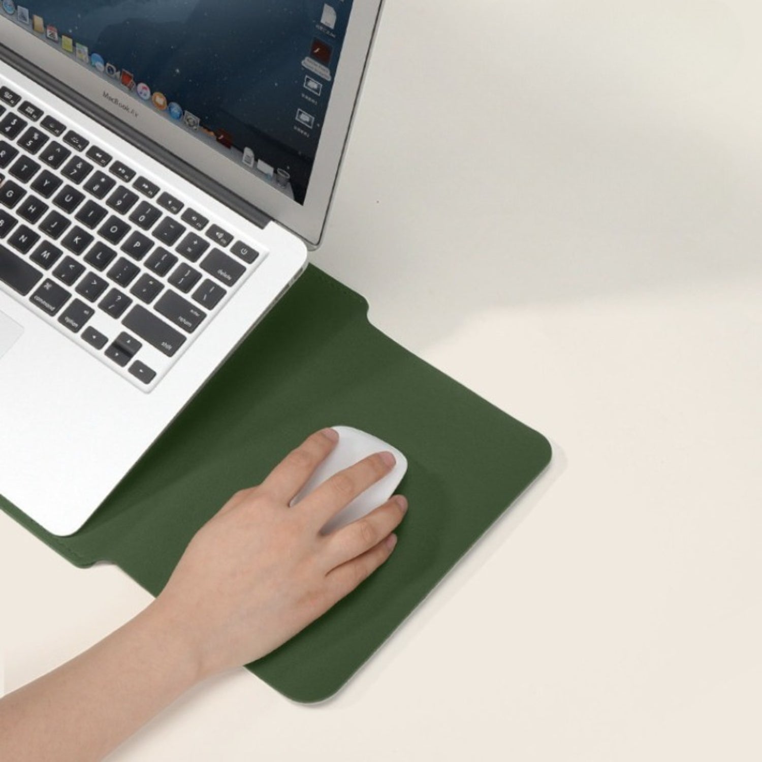 Stand & Mouse Pad 3 - in - 1 Laptop Sleeve - Thestillmoving.com