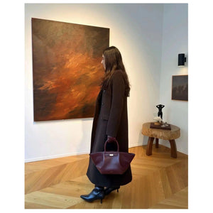 Structured Minimal Day Tote - Thestillmoving.com