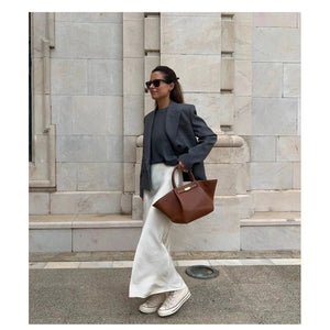 Structured Minimal Day Tote - Thestillmoving.com