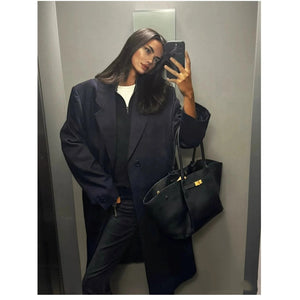 Structured Minimal Day Tote - Thestillmoving.com