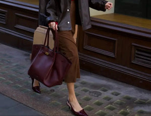 Structured Minimal Day Tote - Thestillmoving.com