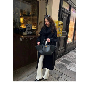 Structured Minimal Day Tote - Thestillmoving.com