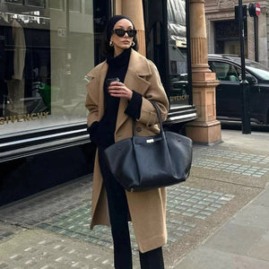 Structured Minimal Day Tote - Thestillmoving.com