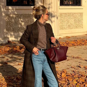 Structured Minimal Day Tote - Thestillmoving.com