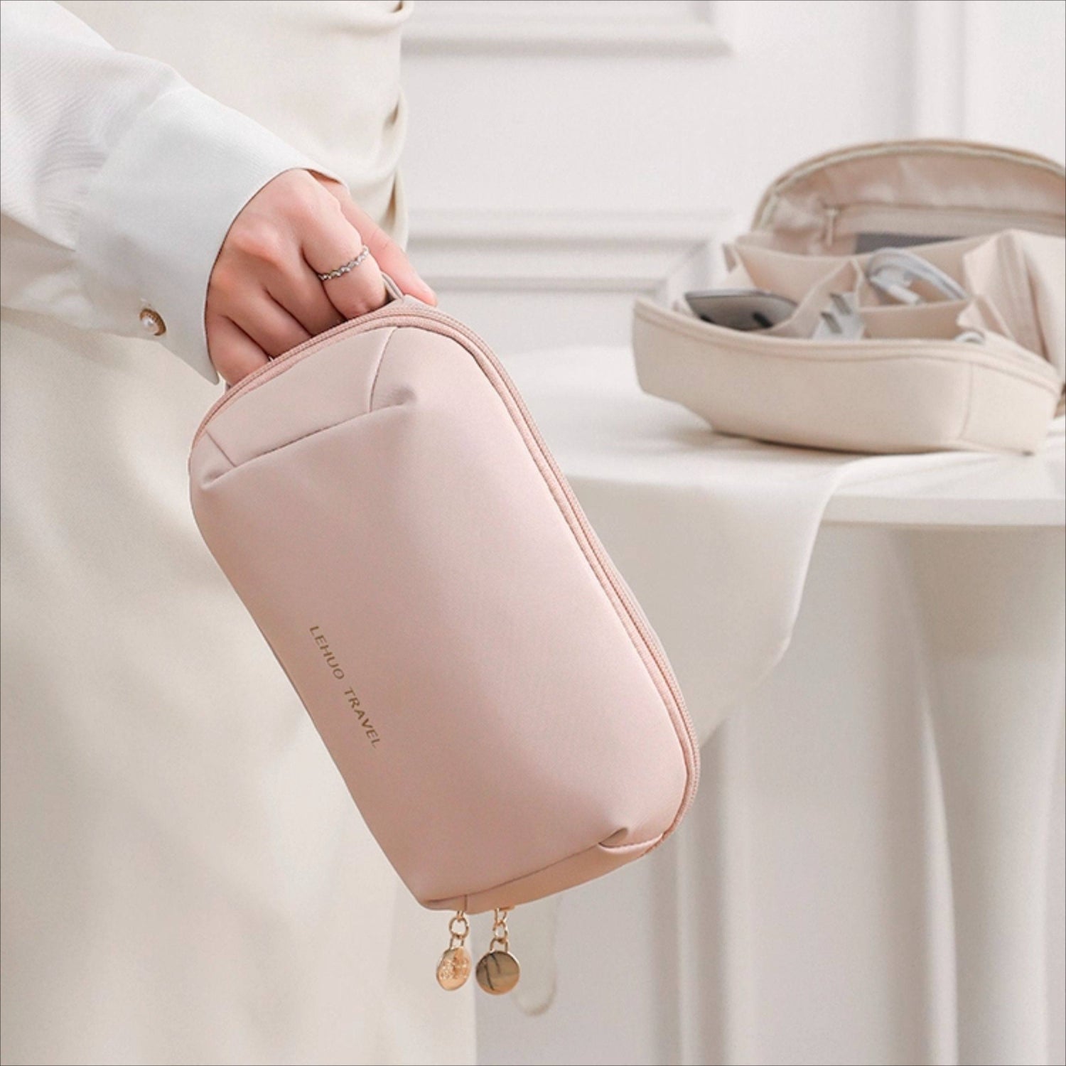 Calm Organizer Minimalist Tech Pouch - Thestillmoving.com