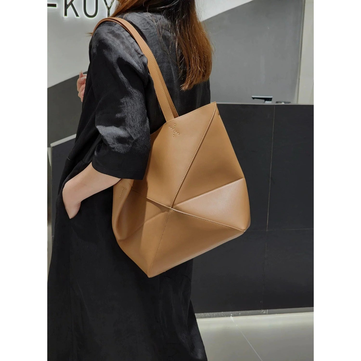 Light Leather Foldable Carry Bag - Thestillmoving.com