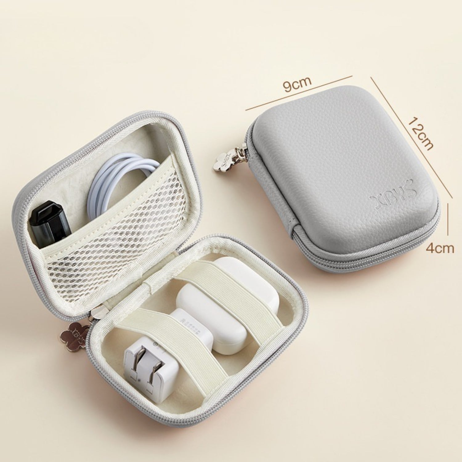 Minimalist Compact Tech Pouch for Women - Thestillmoving.com