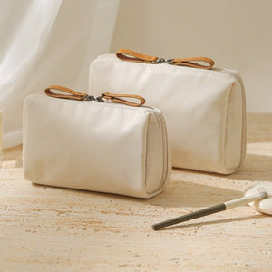 Minimalist Cosmetic Personal Pouch - Thestillmoving.com