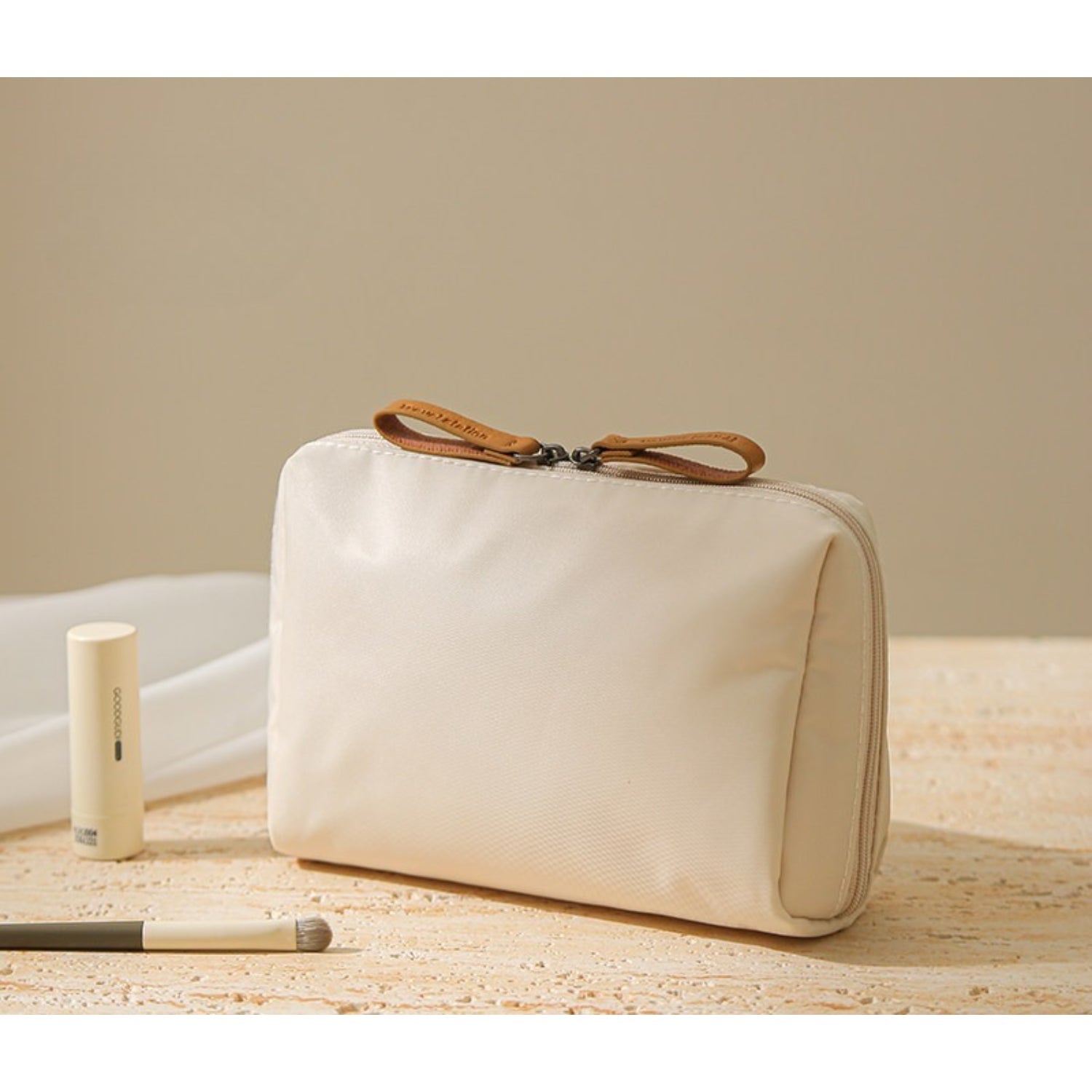 Minimalist Cosmetic Personal Pouch - Thestillmoving.com