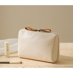 Minimalist Cosmetic Personal Pouch - Thestillmoving.com