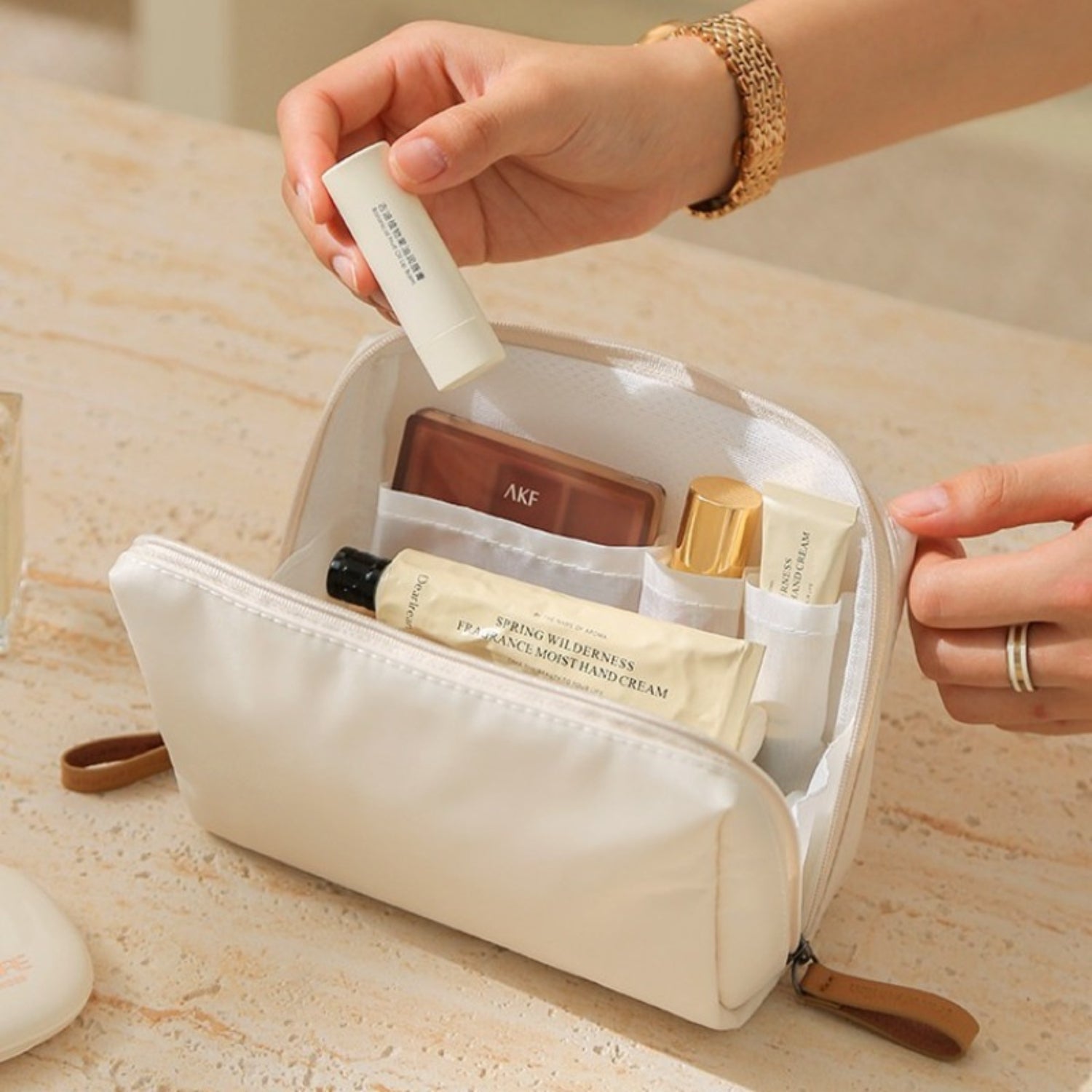 Minimalist Cosmetic Personal Pouch - Thestillmoving.com