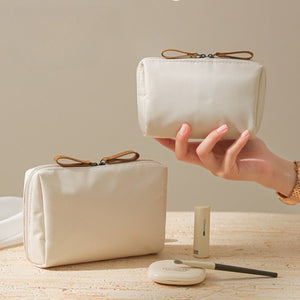 Minimalist Cosmetic Personal Pouch - Thestillmoving.com