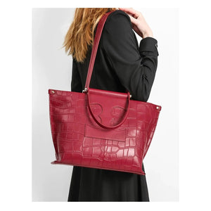 Structured Yet Soft Minimal Leather Day Tote - Thestillmoving.com