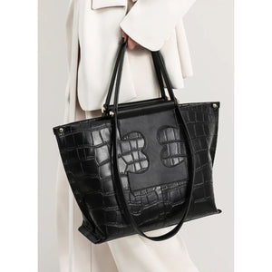 Structured Yet Soft Minimal Leather Day Tote - Thestillmoving.com
