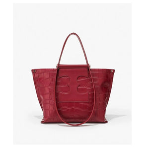 Structured Yet Soft Minimal Leather Day Tote - Thestillmoving.com