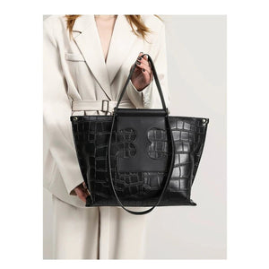 Structured Yet Soft Minimal Leather Day Tote - Thestillmoving.com