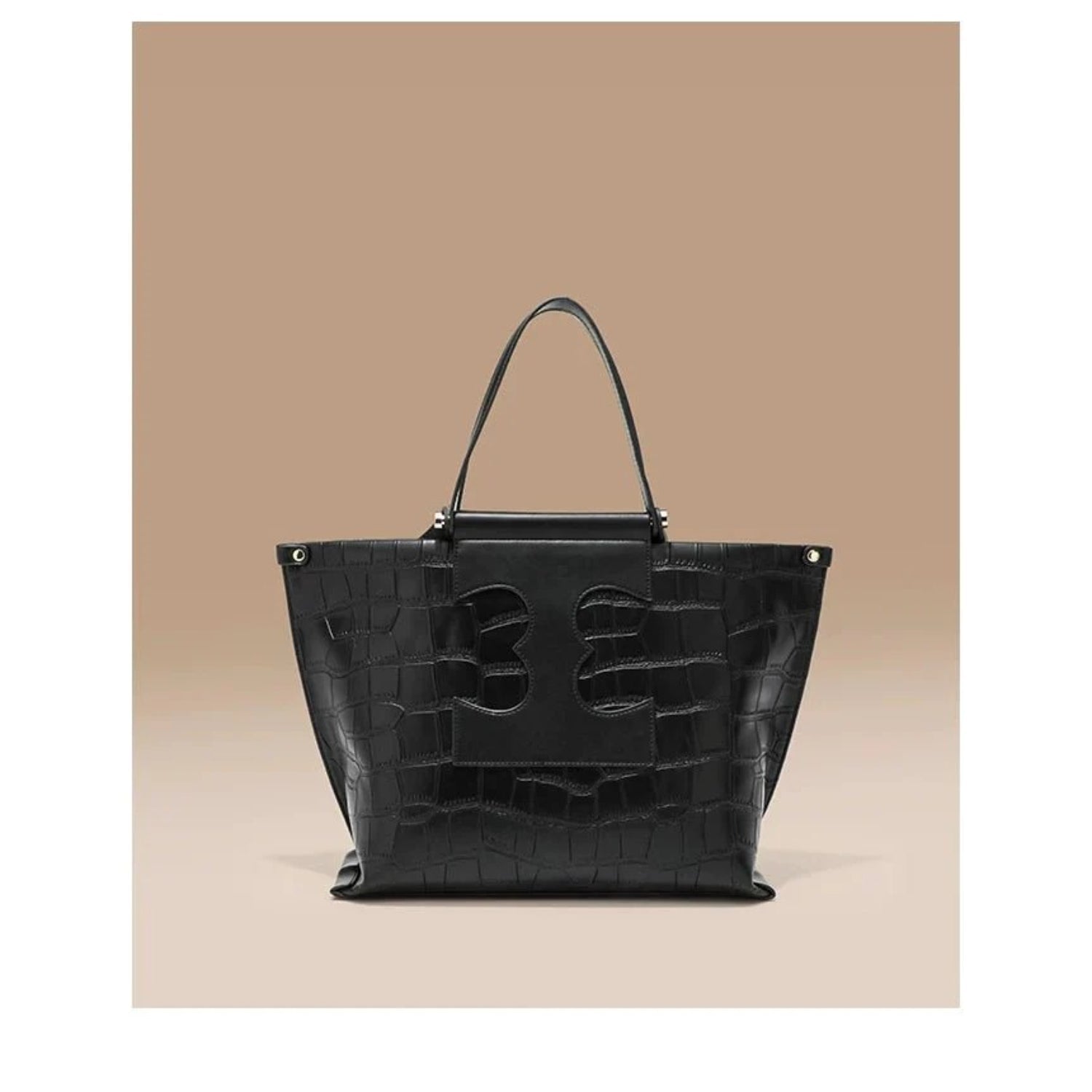 Structured Yet Soft Minimal Leather Day Tote - Thestillmoving.com