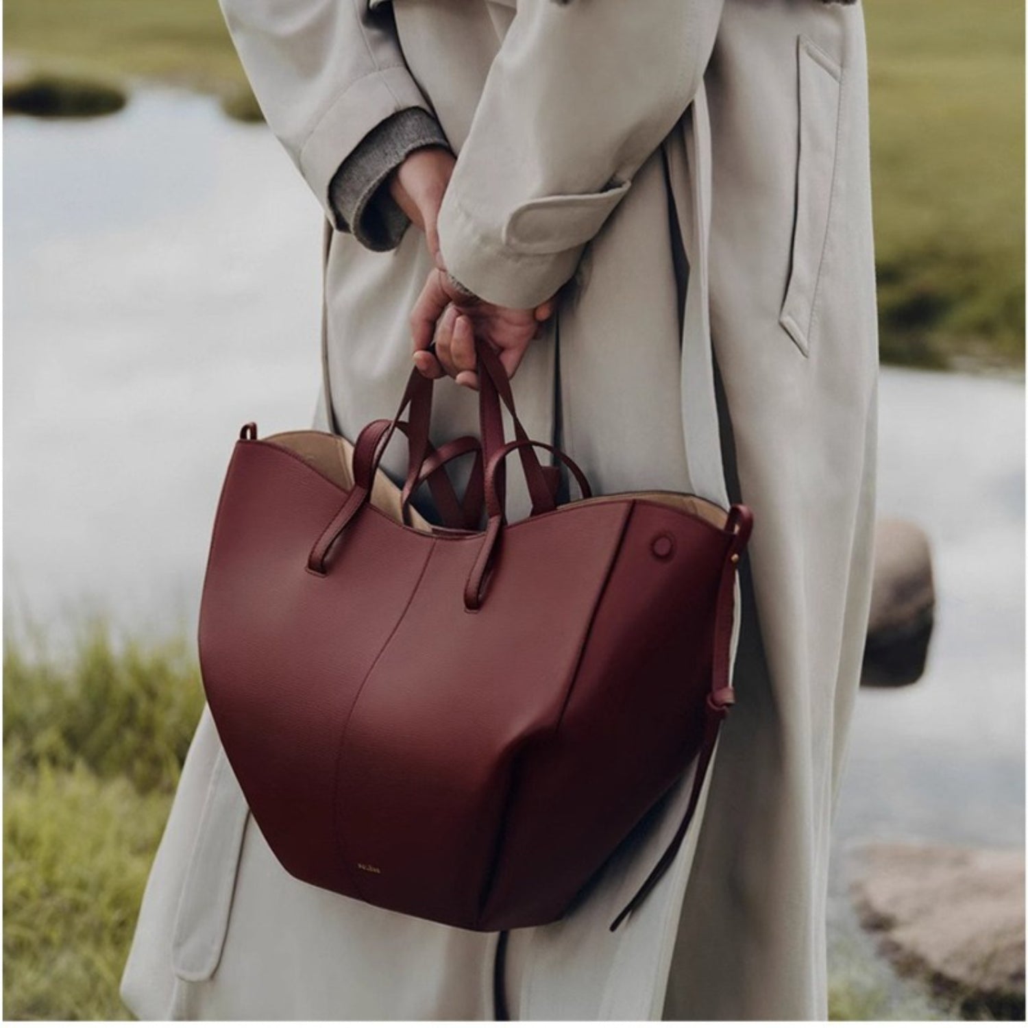 Wing - Shape Soft Carry Tote – Lightweight Daily Companion for City Life - Thestillmoving.com